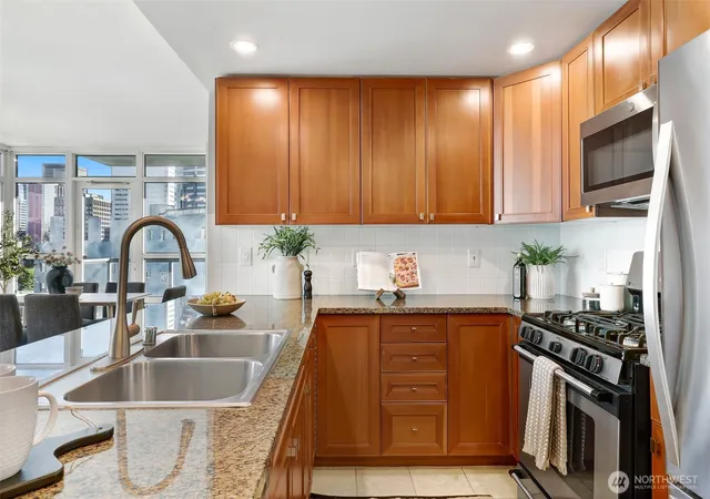 Photo 4 of Condo for sale at 1420 Terry Ave #1108, Seattle, WA 98101 | MLS# NWM2560400 | Listing updated on 2026-09-25