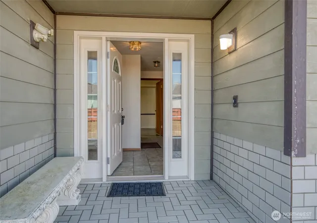 Photo 2 of Single family home for sale at 1497 E Ocean Shrs Blvd Sw, Ocean Shores, WA 98569 | MLS# NWM2560434 | Listing updated on 2026-09-23