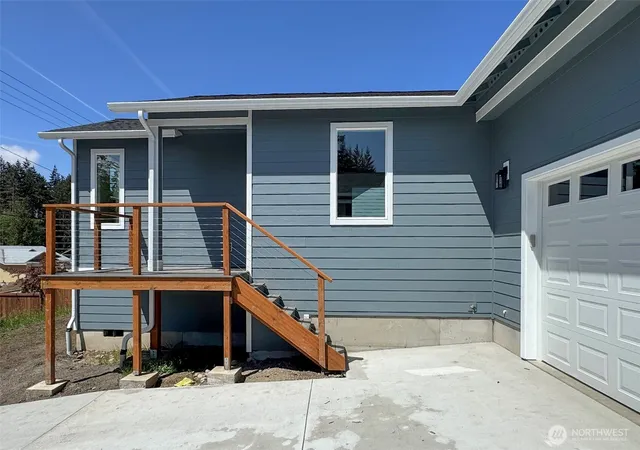 Photo 3 of Townhouse for sale at 1917 W 10th Street, Port Angeles, WA 98363 | MLS# NWM2560443 | Listing updated on 2026-09-23