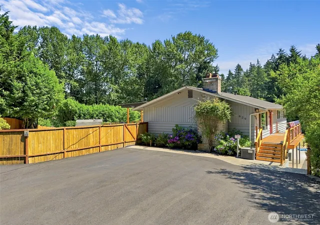 Photo 3 of Single family home for sale at 629 43rd Avenue Sw, Puyallup, WA 98373 | MLS# NWM2560444 | Listing updated on 2026-09-28