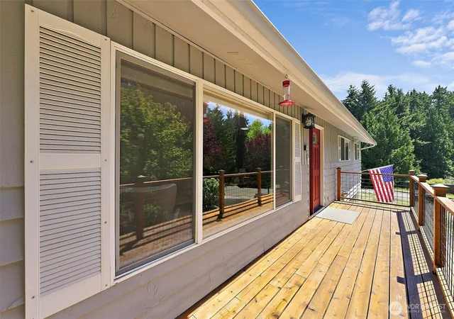 Photo 3 of Single family home for sale at 629 43rd Avenue SW, Puyallup, WA 98373 | MLS# NWM2560444 | Listing updated on 2026-09-28