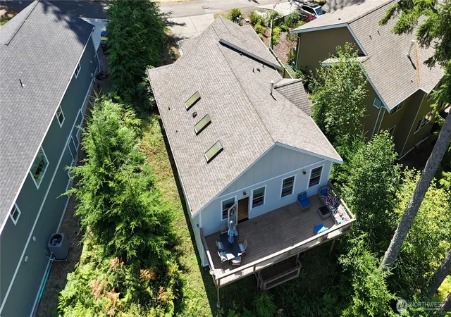Photo 3 of Single family home for sale at 3 Sweetclover Cir, Bellingham, WA 98229 | MLS# NWM2560465 | Listing updated on 2026-09-29
