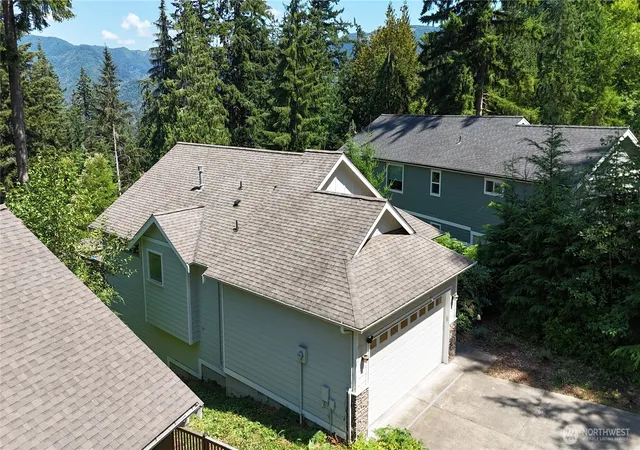 Photo 4 of Single family home for sale at 3 Sweetclover Cir, Bellingham, WA 98229 | MLS# NWM2560465 | Listing updated on 2026-09-29