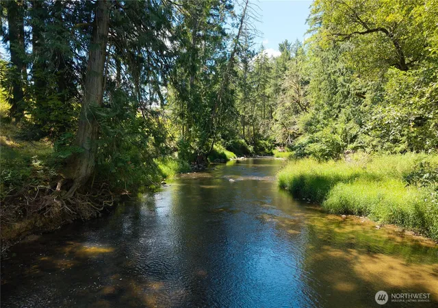 Photo 4 of Sale Pending at 14333 Beaver Dr SE, Rainier, WA 98576 | MLS# NWM2560493 | Listing updated on 2026-09-25