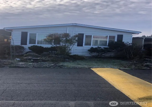 Photo 2 of Manufactured home for sale at 2410 Leisure Ln, Centralia, WA 98531 | MLS# NWM2560494 | Listing updated on 2026-09-29