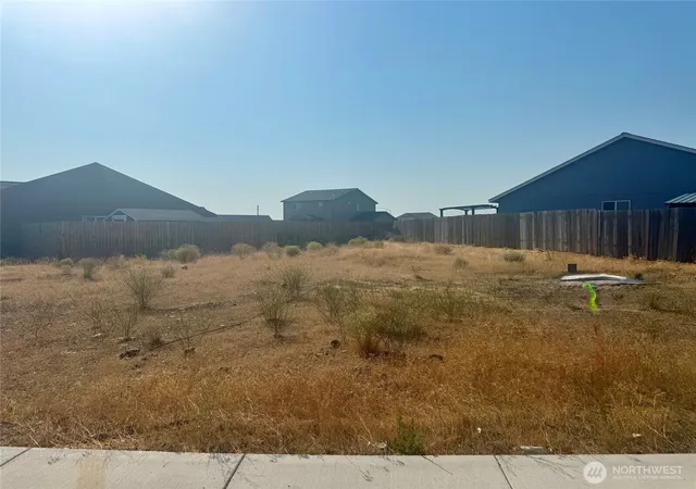 Photo 1 of Sale Pending at 28 Parkside Lp, Ephrata, WA 98823 | MLS# NWM2560502 | Listing updated on 2026-09-25