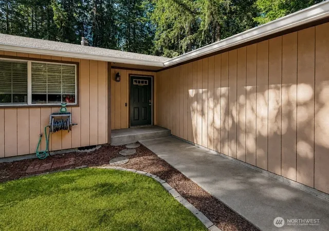 Photo 3 of Single family home for sale at 7947 Dunlin Ct Se, Olympia, WA 98513 | MLS# NWM2560523 | Listing updated on 2026-10-01