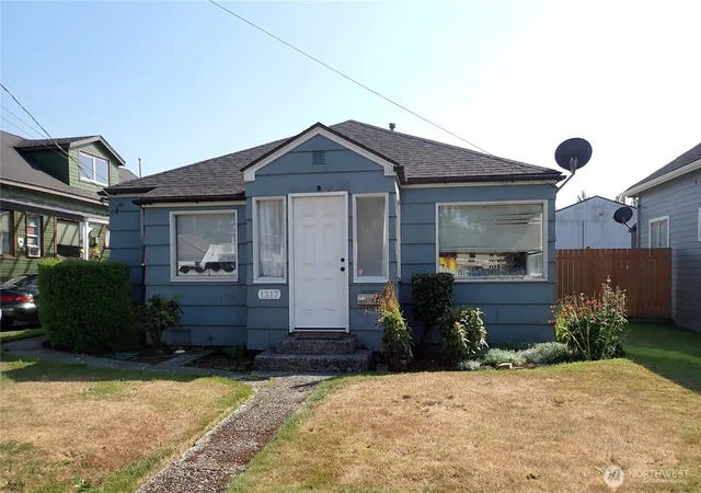 Photo 1 of Multi family home for sale at 1317 W Market St, Aberdeen, WA 98520 | MLS# NWM2560533 | Listing updated on 2026-09-23