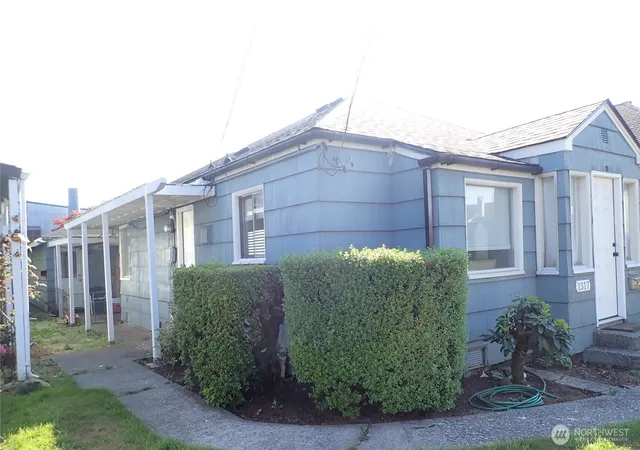 Photo 2 of Multi family home for sale at 1317 W Market St, Aberdeen, WA 98520 | MLS# NWM2560533 | Listing updated on 2026-09-23