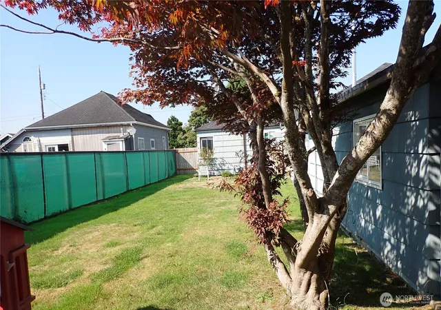 Photo 4 of House for sale at 1317 W Market St, Aberdeen, WA 98520 | MLS# NWM2560533 | Listing updated on 2026-09-23