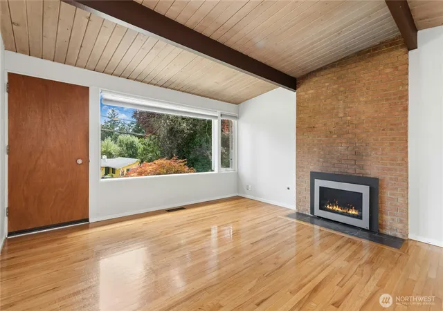 Photo 3 of Single family home for sale at 12017 93rd Avenue Ne, Kirkland, WA 98034 | MLS# NWM2560536 | Listing updated on 2026-09-22