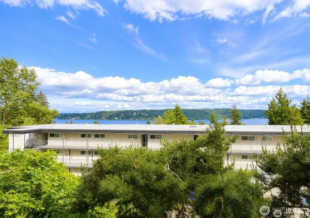 Condo for sale at 15020 Bothell Way NE #204, Lake Forest Park, WA 98155 | MLS# NWM2560542