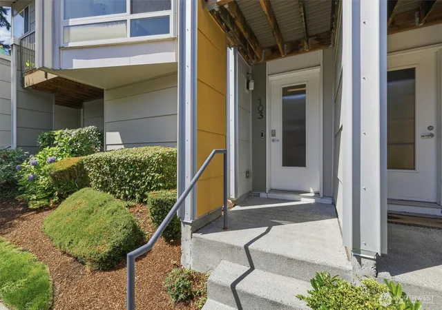 Photo 2 of Townhouse for sale at 15175 Ne 81st Way #103, Redmond, WA 98052 | MLS# NWM2560554 | Listing updated on 2026-09-23
