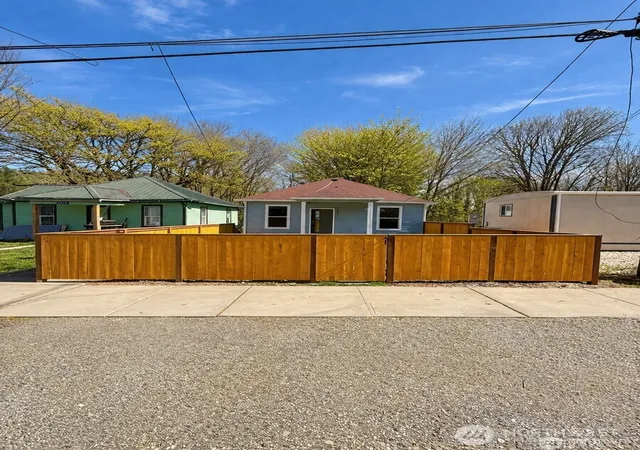 Photo 1 of Single family home for sale at 7537 S Dillard Ave, Concrete, WA 98237 | MLS# NWM2560574 | Listing updated on 2026-09-23