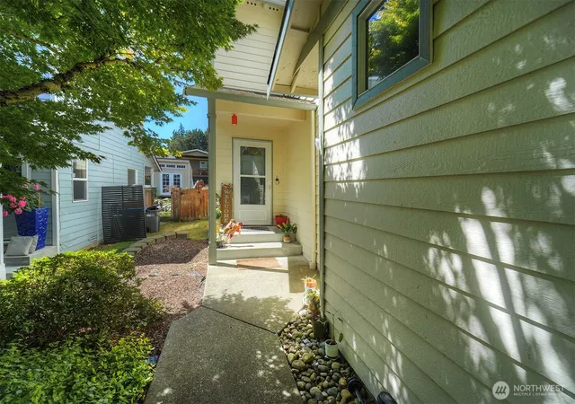 Photo 3 of Townhouse for sale at 1299 NW Amanda Loop, Silverdale, WA 98383 | MLS# NWM2560585 | Listing updated on 2026-09-23