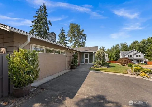 Photo 3 of Sale Pending at 6518 41st Avenue, Gig Harbor, WA 98335 | MLS# NWM2560586 | Listing updated on 2026-09-21