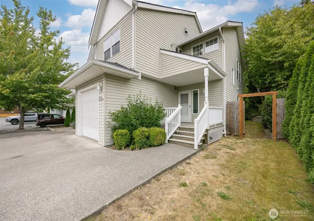 Photo 3 of Sale Pending at 1826 Valencia St, Bellingham, WA 98229 | MLS# NWM2560608 | Listing updated on 2026-09-24