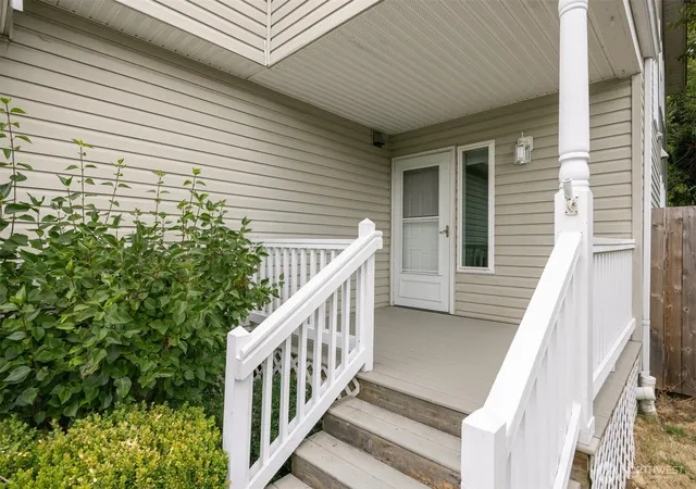 Photo 4 of Sale Pending at 1826 Valencia St, Bellingham, WA 98229 | MLS# NWM2560608 | Listing updated on 2026-09-24