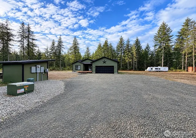 Photo 3 of Single family home for sale at 19 Raven Ln, Elma, WA 98541 | MLS# NWM2560629 | Listing updated on 2026-09-23