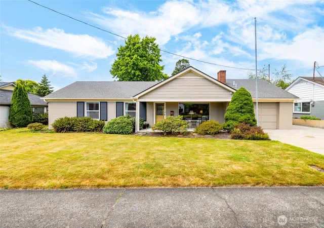 Photo 2 of Sale Pending at 1013 S 15th Street, Mount Vernon, WA 98274 | MLS# NWM2560630 | Listing updated on 2026-09-25