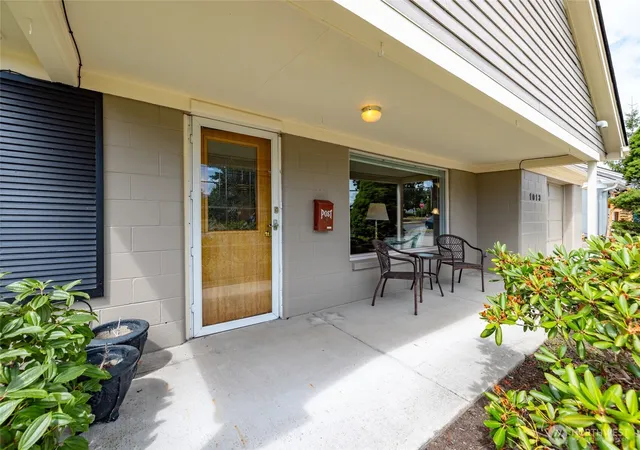 Photo 3 of Sale Pending at 1013 S 15th Street, Mount Vernon, WA 98274 | MLS# NWM2560630 | Listing updated on 2026-09-25