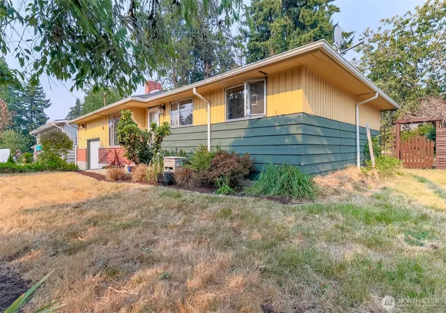 Photo 2 of Single family home for sale at 31226 6th Avenue S, Federal Way, WA 98003 | MLS# NWM2560643 | Listing updated on 2026-10-20