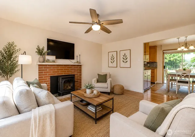 Photo 3 of Single family home for sale at 31226 6th Avenue S, Federal Way, WA 98003 | MLS# NWM2560643 | Listing updated on 2026-10-20