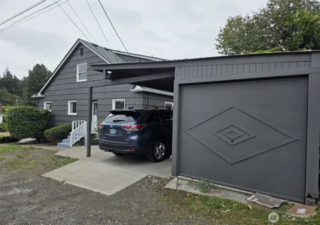 Photo 3 of Single family home for sale at 712 S Union Ave, Tacoma, WA 98405 | MLS# NWM2560659 | Listing updated on 2026-10-01