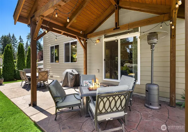 Photo 3 of Single family home for sale at 26 Meadow Pl SE, Everett, WA 98208 | MLS# NWM2560664 | Listing updated on 2026-09-23
