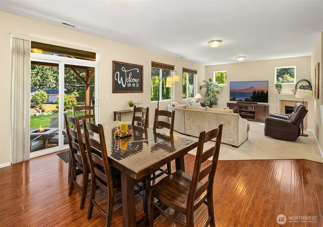 Photo 4 of Single family home for sale at 26 Meadow Pl SE, Everett, WA 98208 | MLS# NWM2560664 | Listing updated on 2026-09-23