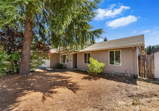 Photo 3 of Single family home for sale at 9009 Ne 22nd Circle, Vancouver, WA 98664 | MLS# NWM2560678 | Listing updated on 2026-09-23