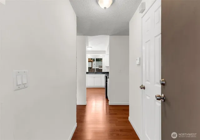 Photo 3 of Single family home for sale at 9009 NE 22nd Circle, Vancouver, WA 98664 | MLS# NWM2560678 | Listing updated on 2026-09-23
