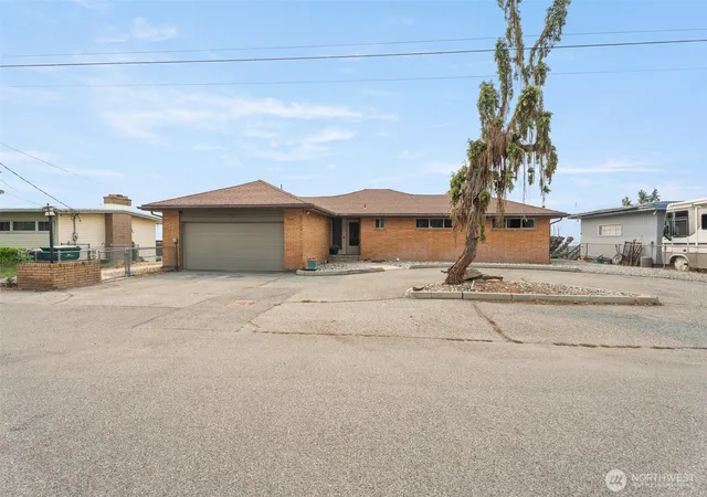 Photo 1 of Sale Pending at 1210 N Ashland Ave, East Wenatchee, WA 98802 | MLS# NWM2560701 | Listing updated on 2026-08-12