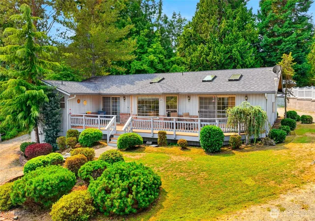 Photo 2 of Sale Pending at 475 Nez Perce Pl, La Conner, WA 98257 | MLS# NWM2560718 | Listing updated on 2026-09-21