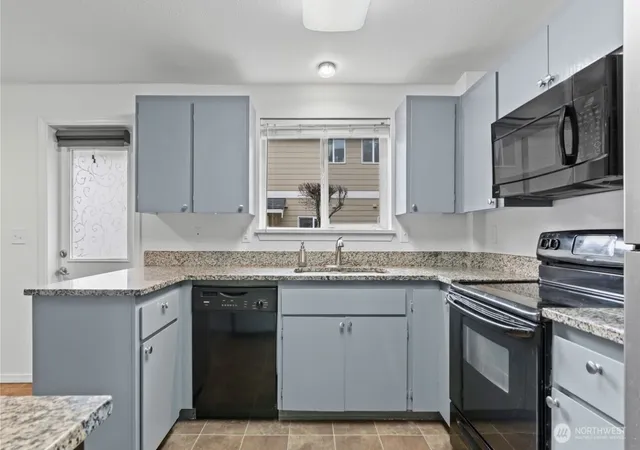 Photo 3 of Townhouse for sale at 12010 113th Avenue E #23, Puyallup, WA 98374 | MLS# NWM2560728 | Listing updated on 2026-09-23