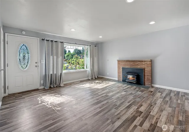 Photo 3 of Sale Pending at 31327 12th Place S, Federal Way, WA 98003 | MLS# NWM2560731 | Listing updated on 2026-08-21