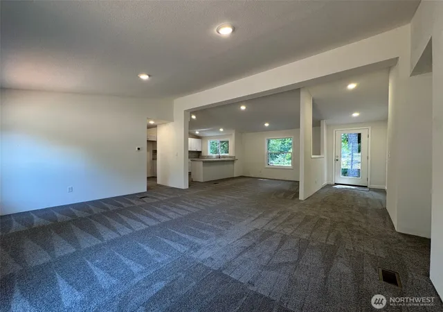 Photo 3 of Manufactured home for sale at 206 Tara Ln, Vader, WA 98593 | MLS# NWM2560744 | Listing updated on 2026-09-23