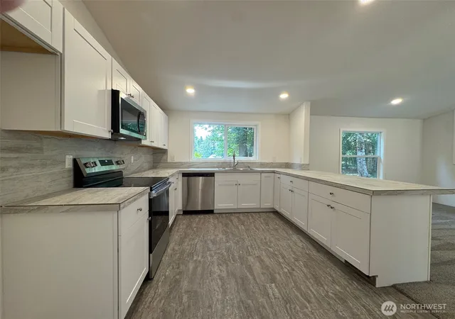 Photo 3 of Manufactured home for sale at 206 Tara Ln, Vader, WA 98593 | MLS# NWM2560744 | Listing updated on 2026-09-23
