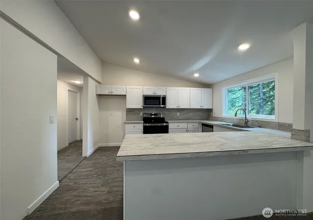 Photo 4 of Manufactured home for sale at 206 Tara Ln, Vader, WA 98593 | MLS# NWM2560744 | Listing updated on 2026-09-23