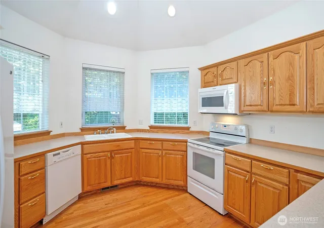 Photo 3 of Sale Pending at 8058 SE Halfmoon Ln, Port Orchard, WA 98367 | MLS# NWM2560746 | Listing updated on 2026-10-01