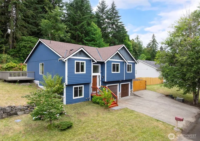 Photo 2 of Single family home for sale at 820 289th Street E, Roy, WA 98580 | MLS# NWM2560762 | Listing updated on 2026-09-23