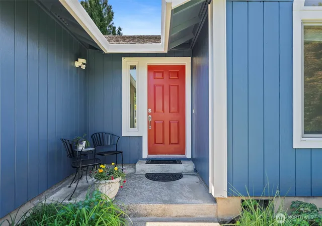 Photo 3 of Single family home for sale at 148 Steelhead Dr, Silver Creek, WA 98585 | MLS# NWM2560784 | Listing updated on 2026-09-30