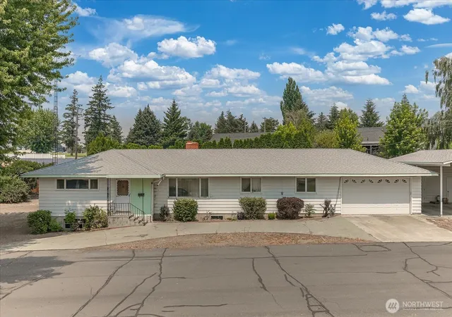 Photo 2 of Sale Pending at 1111 Par Dr, Ritzville, WA 99169 | MLS# NWM2560788 | Listing updated on 2026-09-21