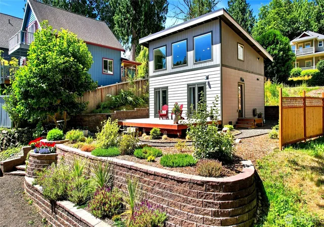 Photo 3 of Sale Pending at 7237 Ne Winfred St, Suquamish, WA 98392 | MLS# NWM2560790 | Listing updated on 2026-09-25