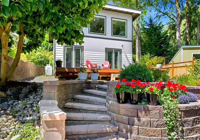 Photo 3 of Sale Pending at 7237 NE Winfred St, Suquamish, WA 98392 | MLS# NWM2560790 | Listing updated on 2026-09-25