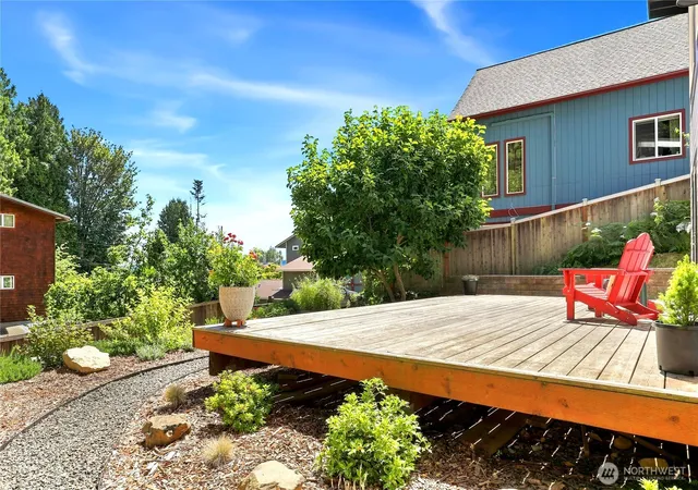 Photo 4 of Sale Pending at 7237 NE Winfred St, Suquamish, WA 98392 | MLS# NWM2560790 | Listing updated on 2026-09-25