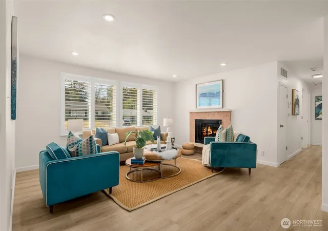 Photo 3 of Single family home for sale at 230 S 187th Street, Burien, WA 98148 | MLS# NWM2560794 | Listing updated on 2026-09-23