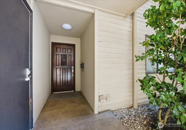 Photo 3 of Sale Pending at 2920 76th Avenue SE #211, Mercer Island, WA 98040 | MLS# NWM2560824 | Listing updated on 2026-09-25