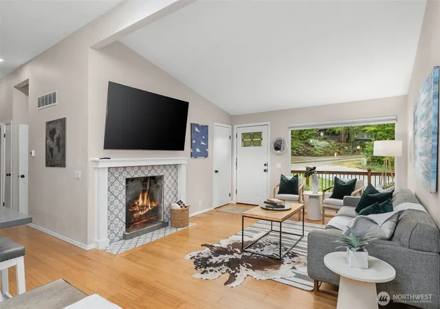 Photo 4 of Sale Pending at 14009 13th Avenue SW, Burien, WA 98166 | MLS# NWM2560827 | Listing updated on 2026-09-25