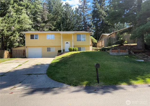 Photo 1 of Single family home for sale at 4883 Laura Ln Se, Port Orchard, WA 98367 | MLS# NWM2560853 | Listing updated on 2026-09-23